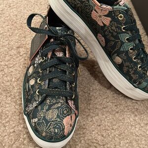 NWB NWT KEDS RIFFLE PAPER CO. Floral and gold shoes size 7